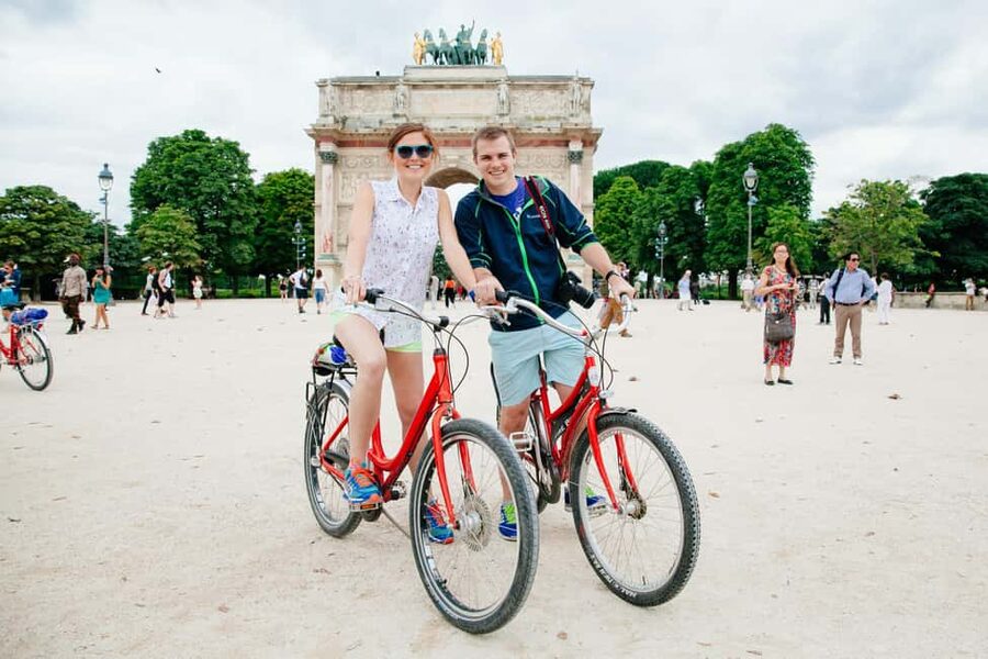 Private Secrets of Paris Bike Tour - Starting near the Eiffel Tower and following the Seine
