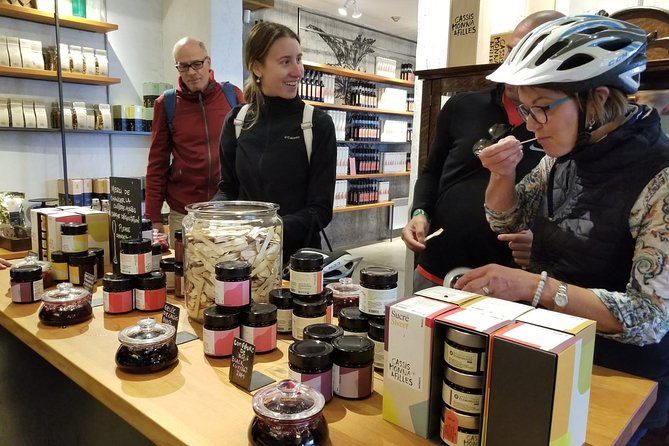 Quebec City - Guided E-Bike Tour & Tastings - Ile d'Orléans - Chocolate and Belgian pralines on Chemin Royal