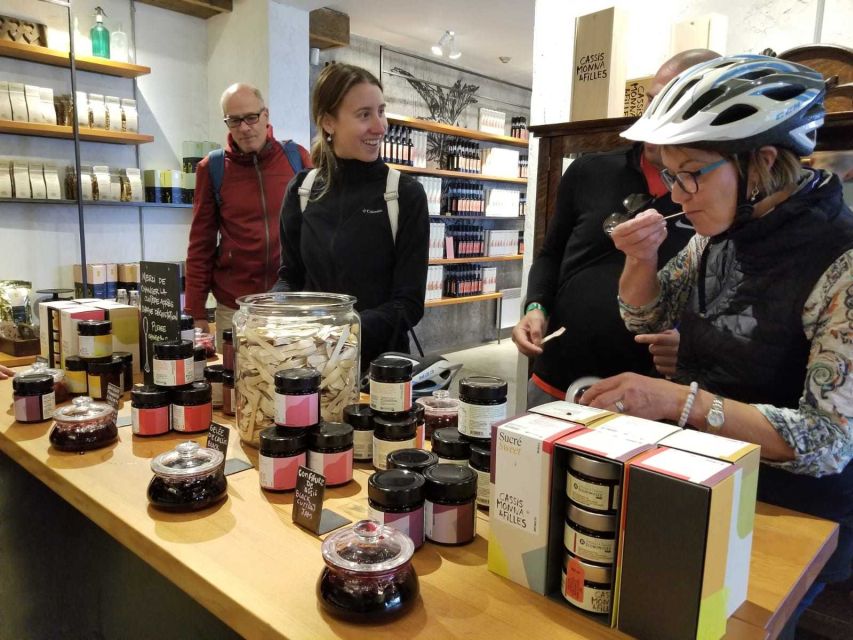 Quebec City: Ile d'Orléans Guided E-Bike Tour with Tastings - The vineyard stop and a taste of island wine