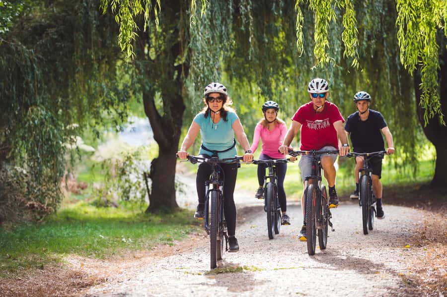 Queenstown: Arrowtown To Queenstown Biking Adventure - Reaching Lake Whakatipu and Queenstown