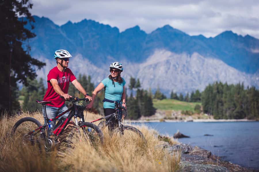 Queenstown: Arrowtown To Queenstown Biking Adventure - Arrowtown: Coffee Before the Trail