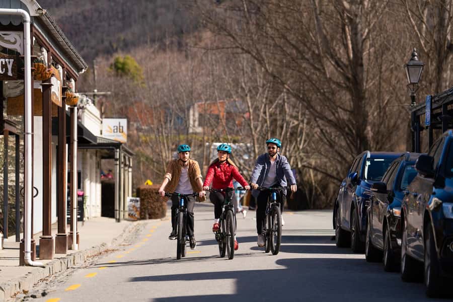 Queenstown: Self-Guided Bike Ride on the Arrow Bridges Trail - Riding toward the Kawarau Bungy Bridge