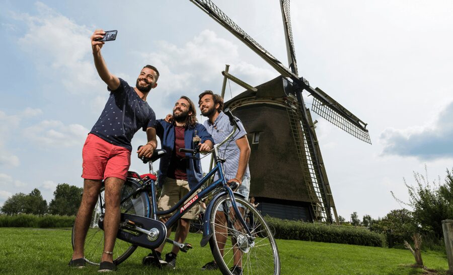 Rent a bike in Amsterdam | 1, 2, 3+ hours - Service, private bookings, and flexibility