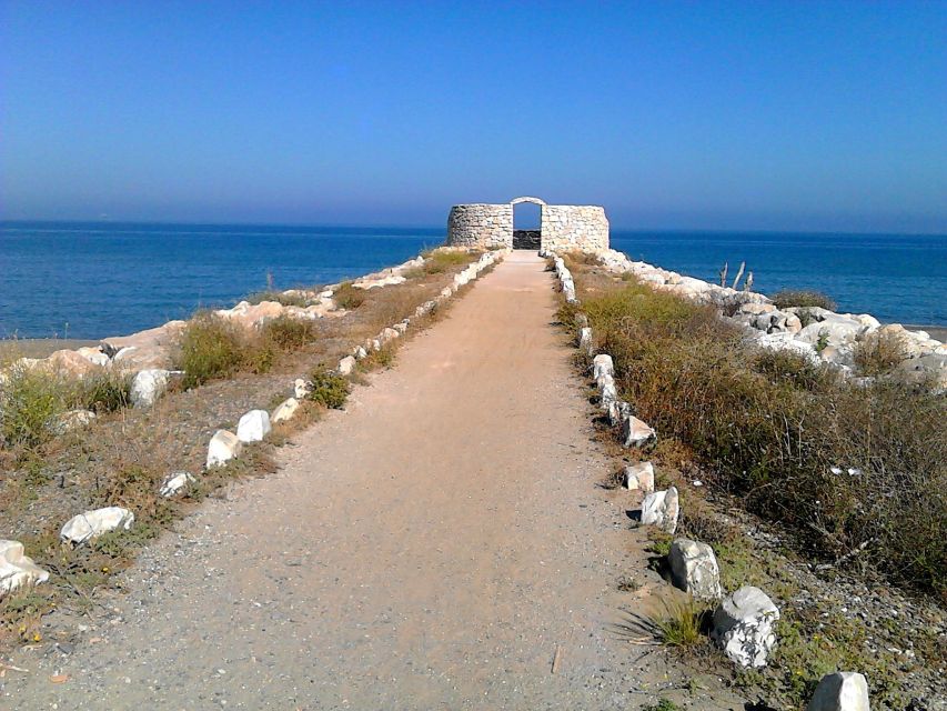 Rent a bike in Malaga - Riding through the city center