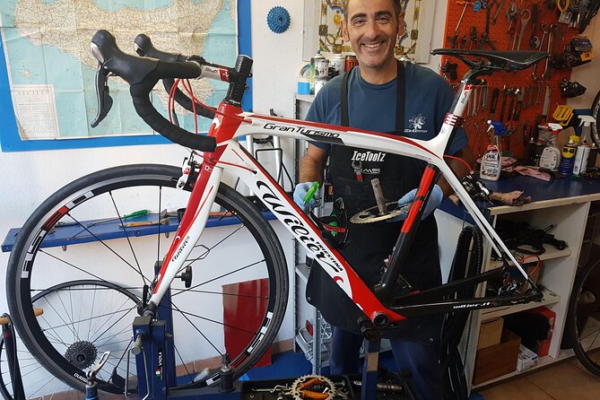Rent a Carbon or Aluminum Road Bike in Sicily - Picking up your bike near central Palermo