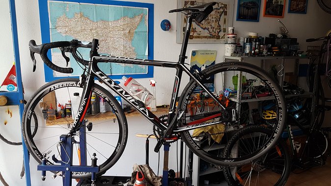 Rent a Carbon or Aluminum Road Bike in Sicily - Planning a Palermo ride for two hours