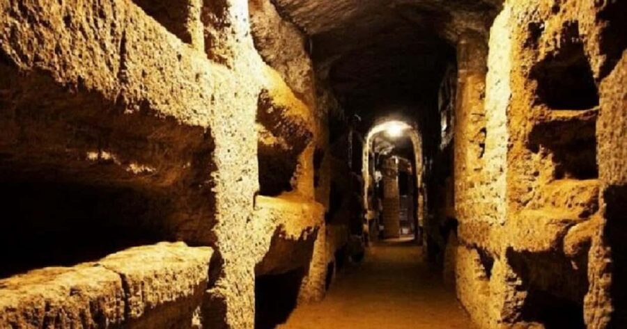 Roma: DELUXE Appian Way Bike Tour, Catacombs Visit & Lunch - The Aqueducts Park supplies the big Roman views