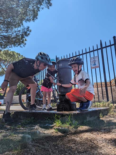Rome: Appian Way, Aqueducts, & Catacombs E-Bike Guided Tour - Aqueduct Park and the best views of the day