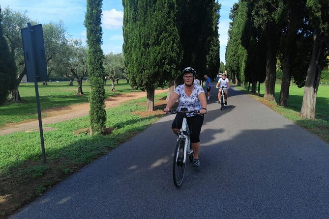 Rome: Appian Way, Aqueducts & Catacombs (Small Group or Private) - Group size and guide quality