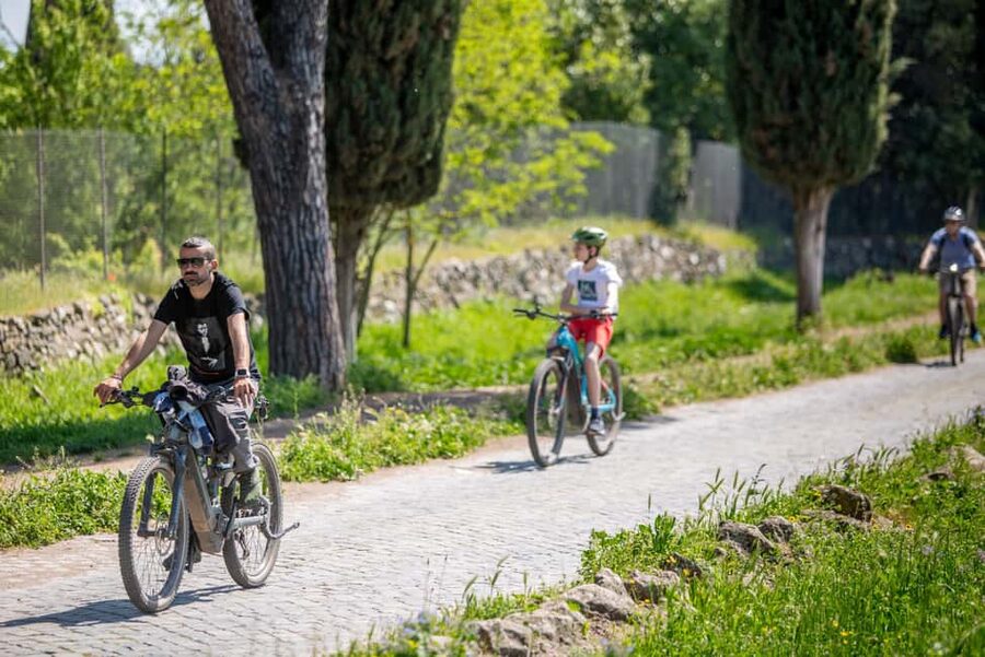 Rome: Appian Way & Aqueducts E-Bike Tour (Catacombs & Food) - What the ride feels like for families and nervous cyclists