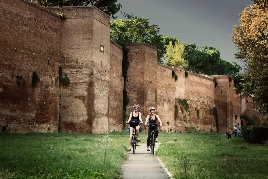 Rome: Appian Way & Roman Aqueducts Guided E-Bike Tour - Guide quality and group size