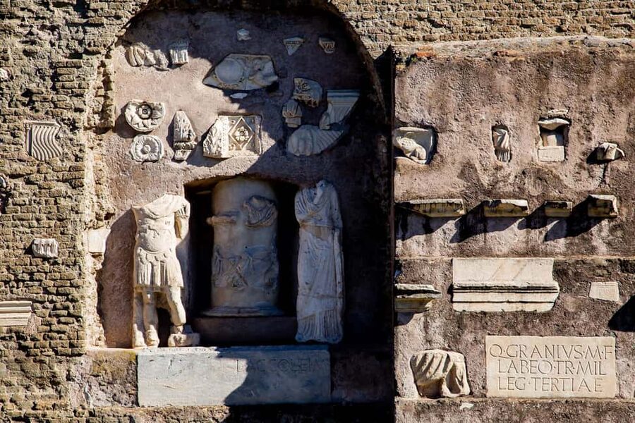 Rome: Appian Way Underground Catacombs Bike Tour with Lunch - Appian Way: tombs, stones, and open country