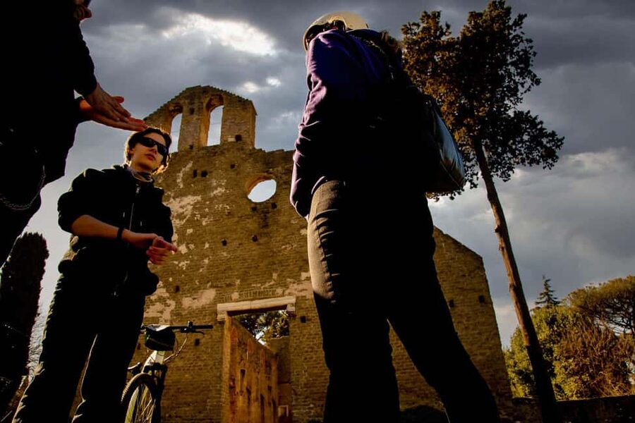 Rome: Appian Way Underground Catacombs Bike Tour with Lunch - How the guides shape the experience