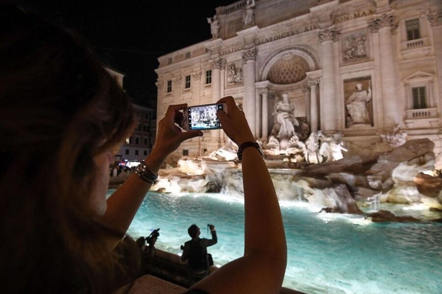 Rome: Cannondale E-Bike Evening Tour with Optional Dinner - Piazza Farnese and the optional trattoria dinner