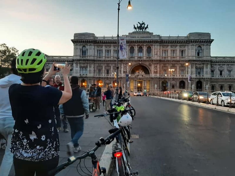 Rome: E-Bike Sunset Tour with Pizza Option - Piazza Venezia and Capitoline Hill: Rome’s grand civic center