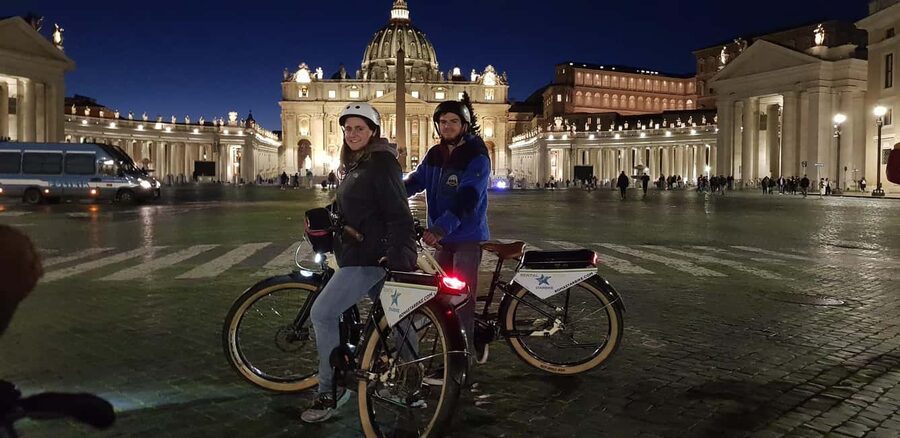Rome: E-Bike Sunset Tour with Pizza Option - Colosseum and Roman Forum: a powerful opening