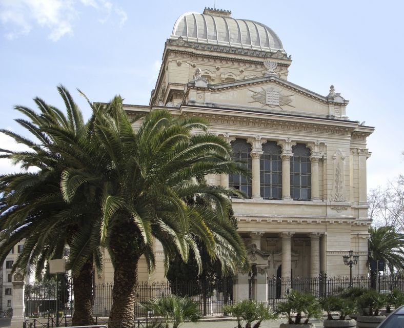 Rome E-Bike Tour – Small Group, Safe Route & Local Guide - Piazza Venezia and Rome’s grand scale