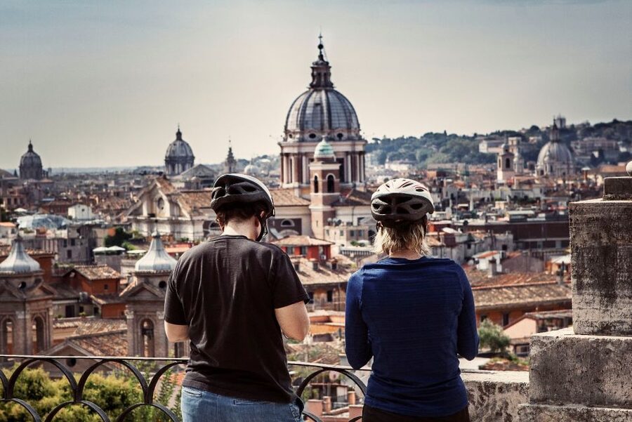 Rome: Full-Day Guided Tour by E-Bike with Lunch Included - Pantheon and Piazza Navona at street level