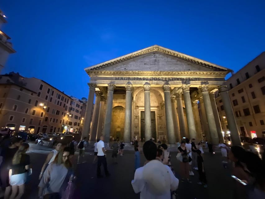 Rome :guided night e-bike tour with typical ice-cream - The guides and the feel of a small group