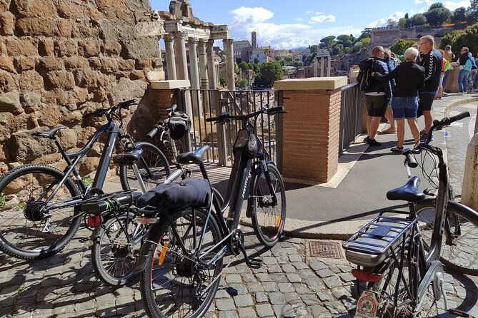 Rome Highlights by E-Bicycle Small group - Guides who shape the experience