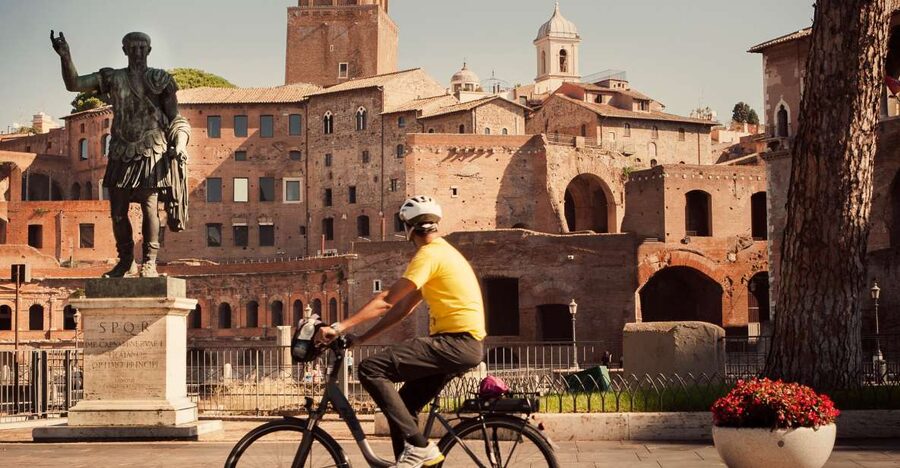 Rome: Private Half-Day Bike Tour with E-bike - Morning route: from the Colosseum to the Pantheon