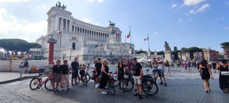 Rome: Standard or E-Bike Highlights Guided Tour - What this Rome bike tour is really like