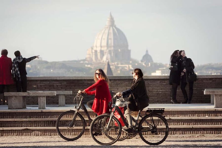 Rome: Top Highlights & Hidden Gems Tour by Cannondale E-Bike - Piazza Navona and the Pantheon