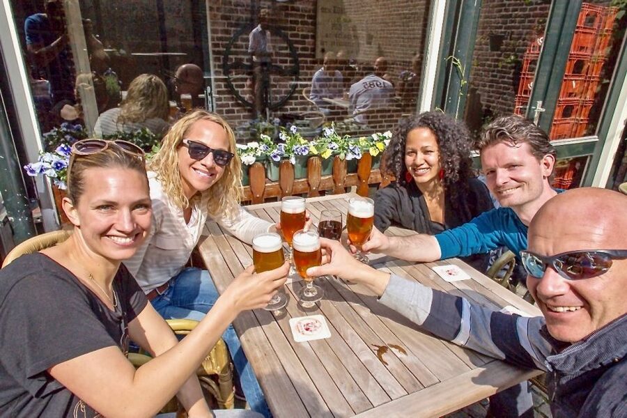 Rotterdam: Food Tour by Bike - Architecture, public art, and city stories between bites