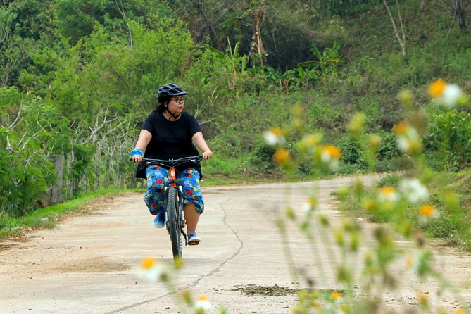 Rural Explorer Mountain Biking Tour Chiang Mai - Starting at Trailhead in central Chiang Mai