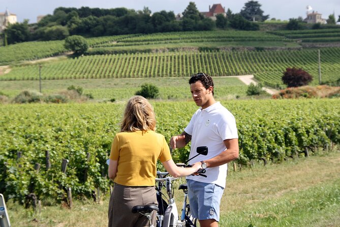 Saint Emilion Full Day Wine and Bike Tour - Getting fitted for the e-bike