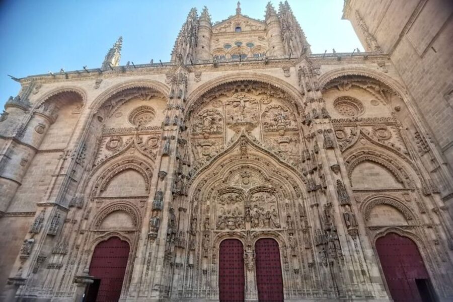 Salamanca: Guided Sightseeing Tour by Bicycle - Practical tips for a smoother outing