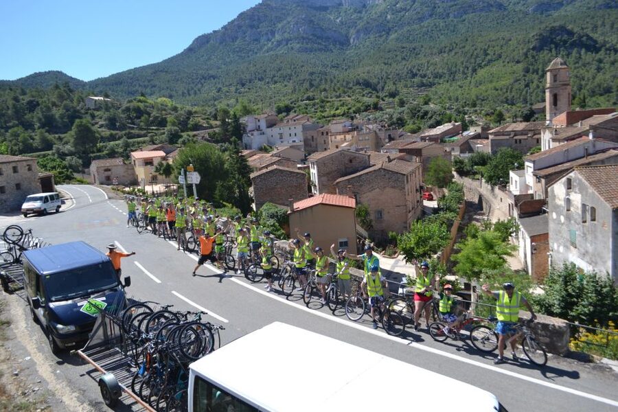 Salou: Easy Bike Tour with Wine Tasting - From Salou beach to the Priorat hills