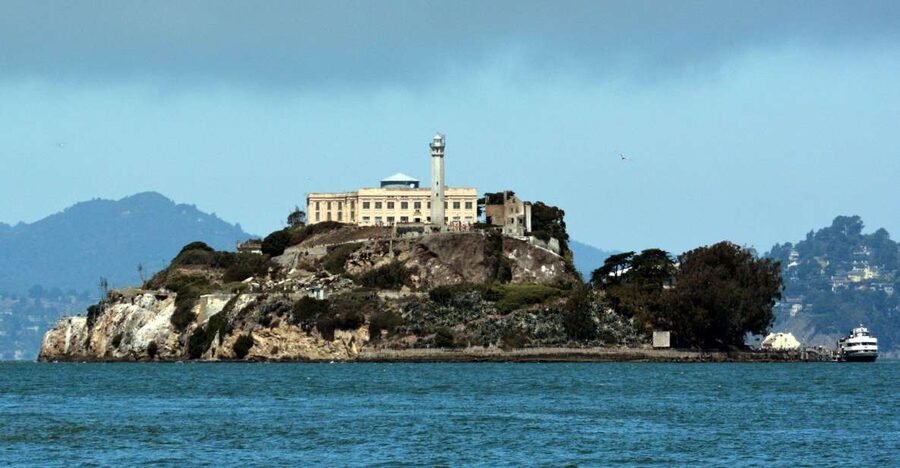 San Francisco: Alcatraz Island & Bike Rental - Walking through the Alcatraz Cell House