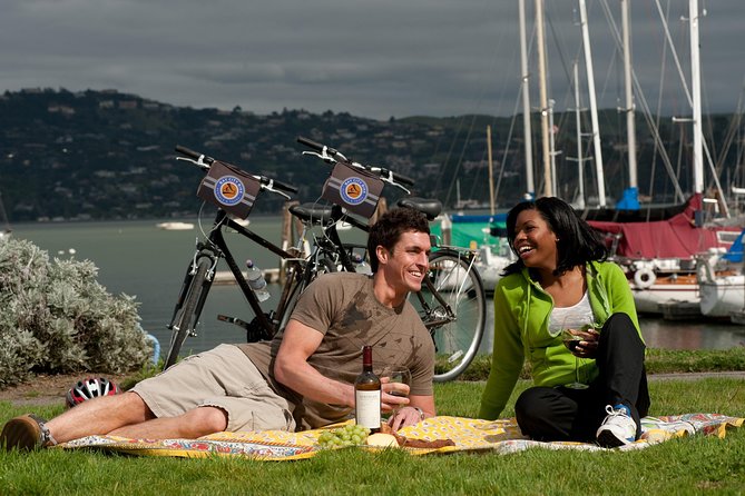San Francisco Golden Gate To Sausalito Bike Tour - Vista Point and the ride into Sausalito