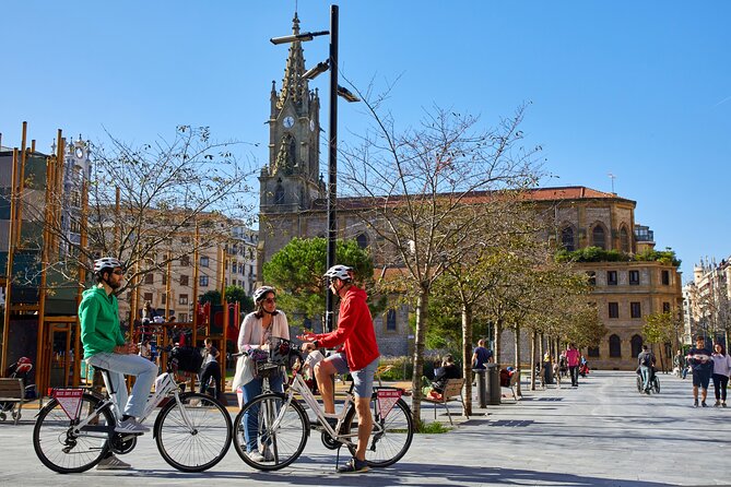 San Sebastian E-bike trour: Basque History and Cultural. - Ondarreta Beach and Miramar Palace