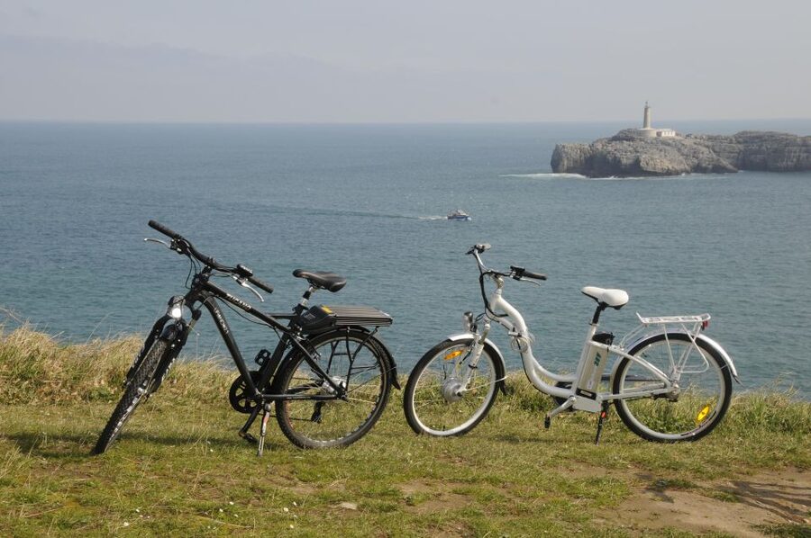 Santander: Guided Tour by Electric Bike - The Sardinero beaches by electric bike