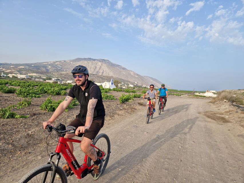 Santorini: E-bike tour experience - Emporio and Its Venetian Castle