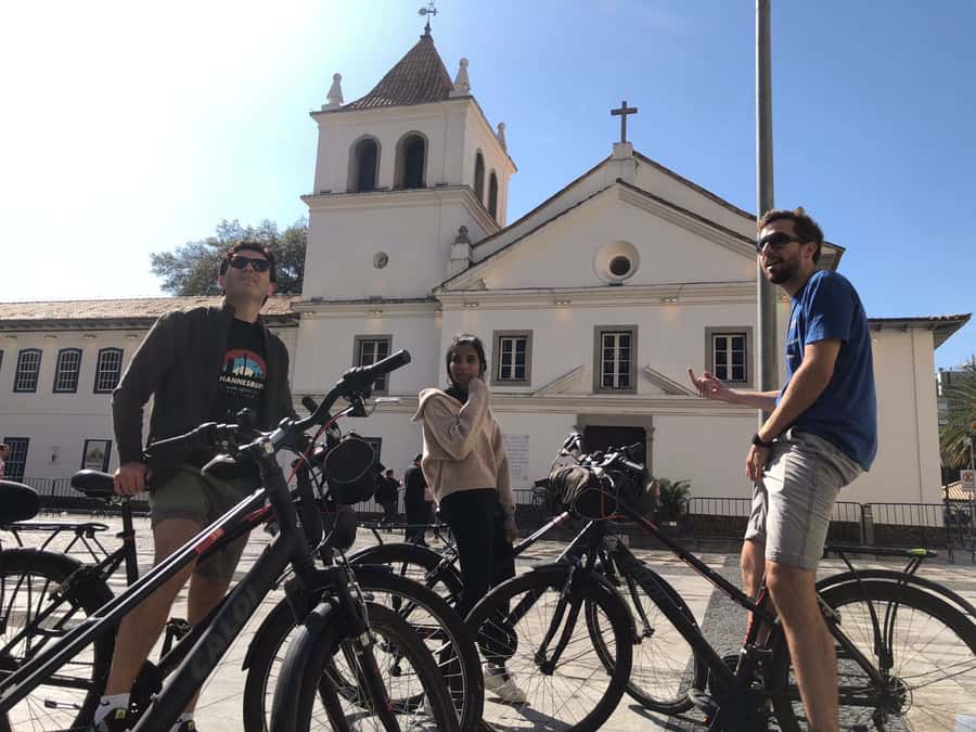 São Paulo: Downtown Historical Bike Tour - Copan Building and the city center’s grand stage