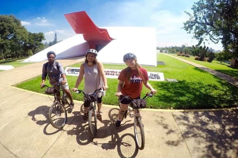 Sao Paulo: The Coolest Urban Scenes Bike Tour - Pinheiros adds bars, murals, and street life