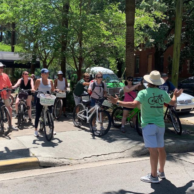 Savannah: Historic District Guided Bike Tour - Starting at Savannah On Wheels on West Hall Street