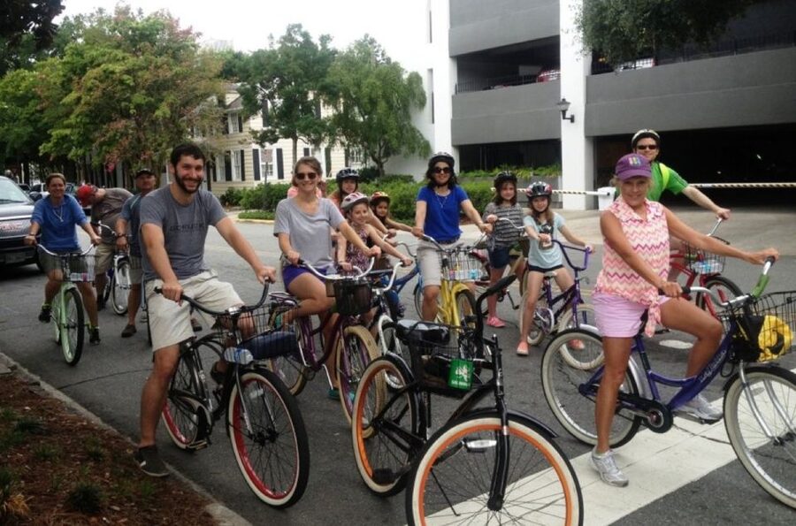 Savannah: Historical Bike Tour with Tour Guide - The rolling concierge at the end