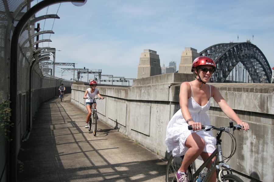 Scenic Sydney Harbour Bridge Bicycle Ride - Kirribilli and the Governor’s House area