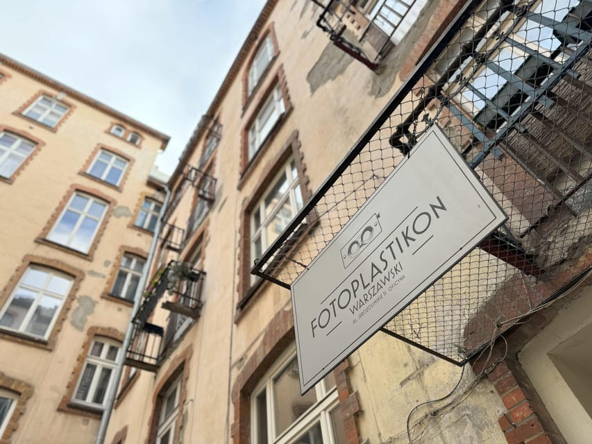 Secrets of Warsaw 4-hour Bike Tour - A 30-minute Wedel break in Praga
