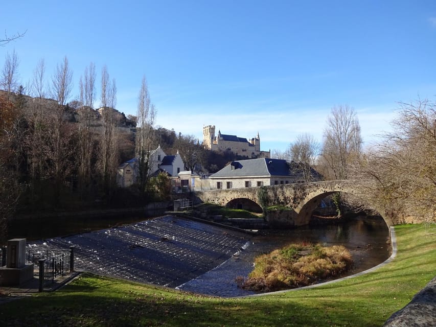 Segovia: guided route on an electric bicycle (ebike) - Following the medieval wall