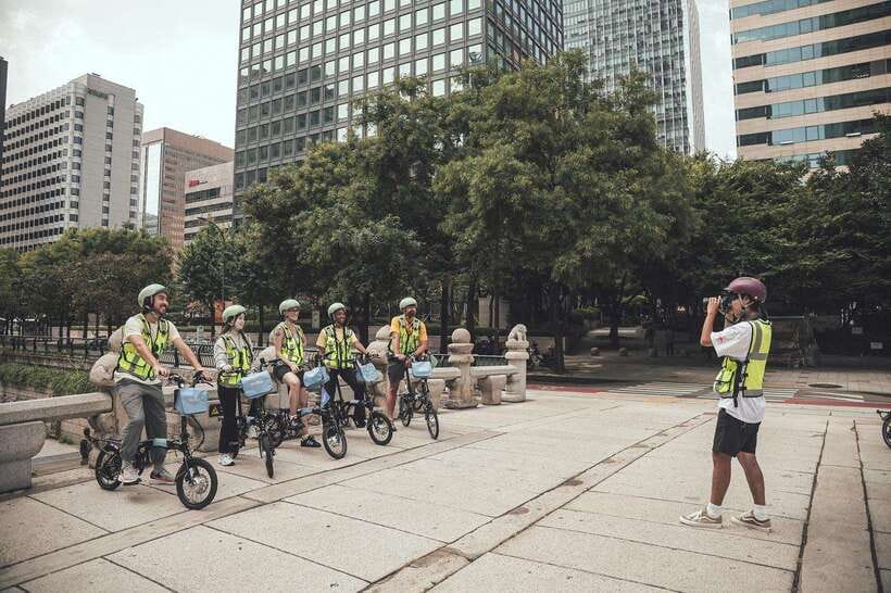 Seoul: Afternoon Ebike tour and "Happy Hour" food and drinks - Finding WeRide at Jongno Town