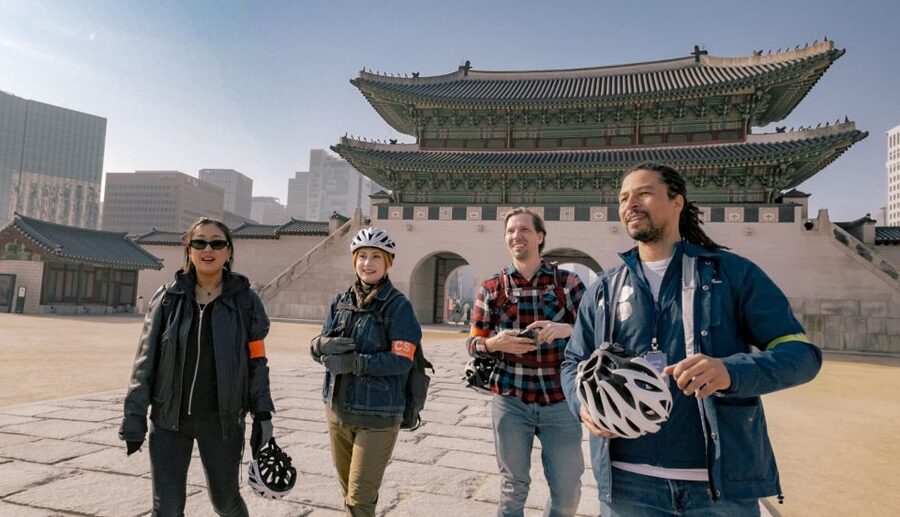 Seoul: City Highlights eBike Tour - Cheonggyecheon and Gwanghwamun set the scene