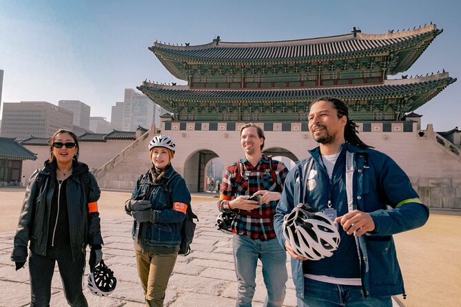 Seoul E-bike Tour - The Blue House and Seoul’s political center
