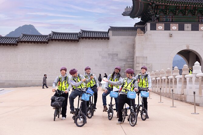 Seoul E-bike Tour - Cheonggyecheon Stream: a calm start in the city center