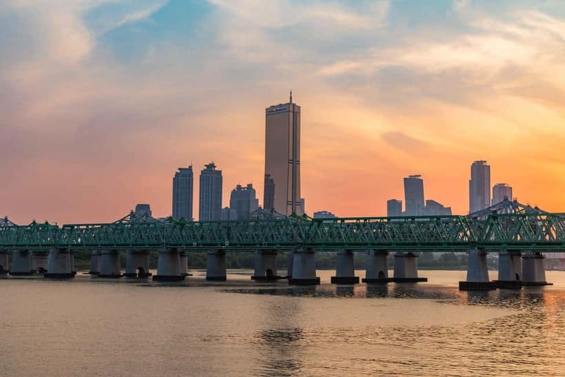 Seoul: Han River Sunset Bike Tour with Rainbow Fountain Show - Why this Han River ride works so well at sunset