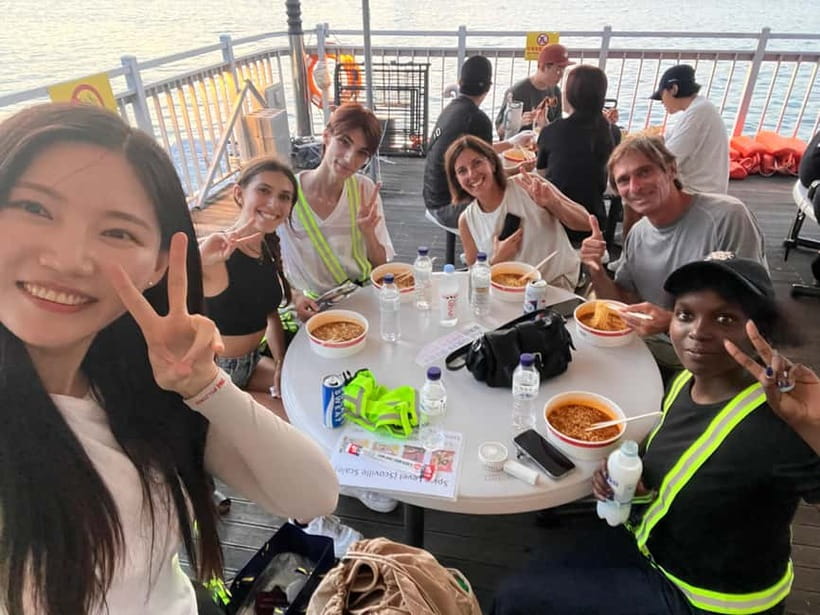 Seoul: Han River Sunset Bike Tour with Rainbow Fountain Show - Starting at Yeouinaru Station and entering Yeouido Hangang Park